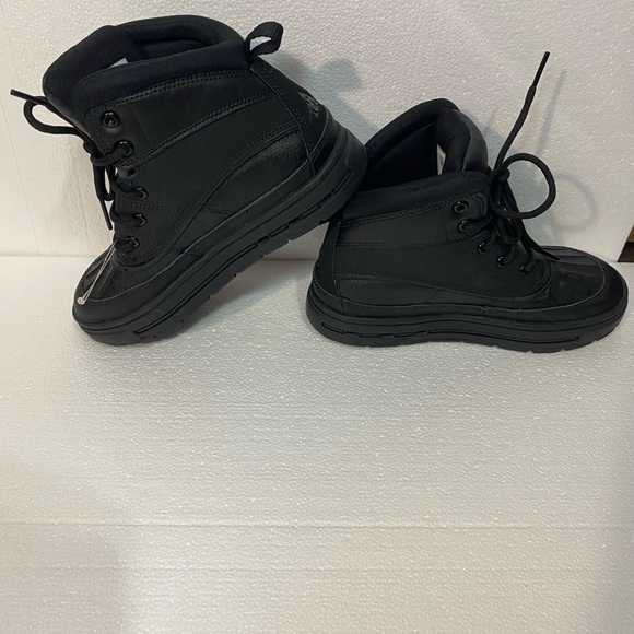 Nike Black High-Top Sneakers SZ 1.5Y - Picture 2 of 6